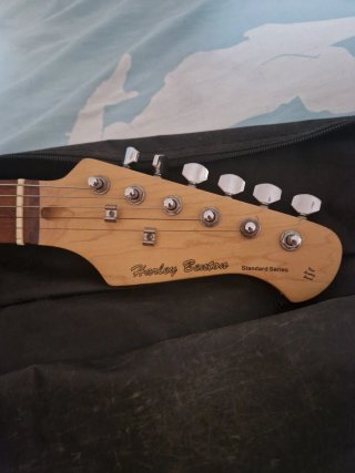 Guitarra Eléctrica Infantil Harley Benton
