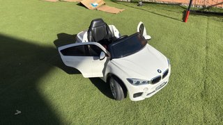 Coche Eléctrico Infantil BMW X6M 12V