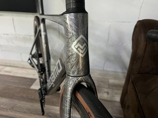 MEGAMO RAISE 07 CW SRAM RIVAL AXS ZIPP 404
