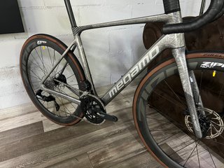 MEGAMO RAISE 07 CW SRAM RIVAL AXS ZIPP 404