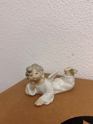 Figura Ángel Acostado Lladró