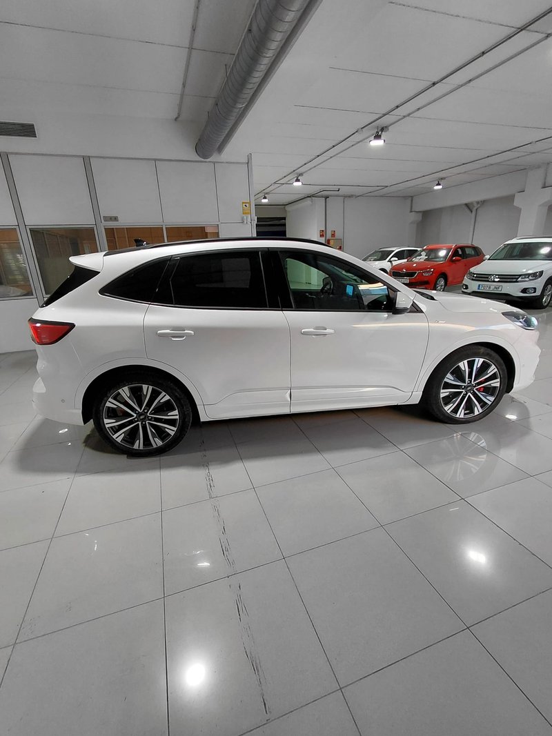 Ford Kuga 2022, foto 6