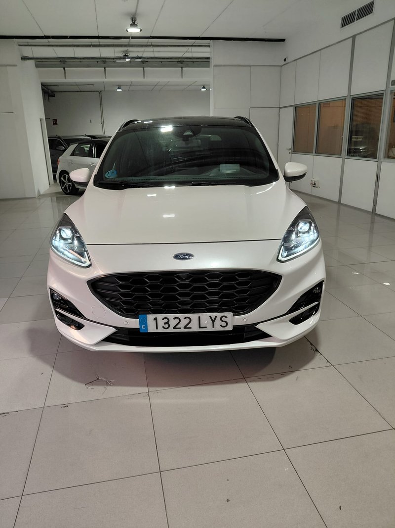 Ford Kuga 2022, foto 8