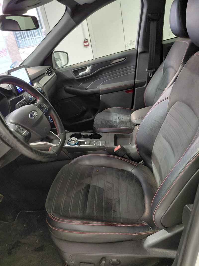 Ford Kuga 2022, foto 11