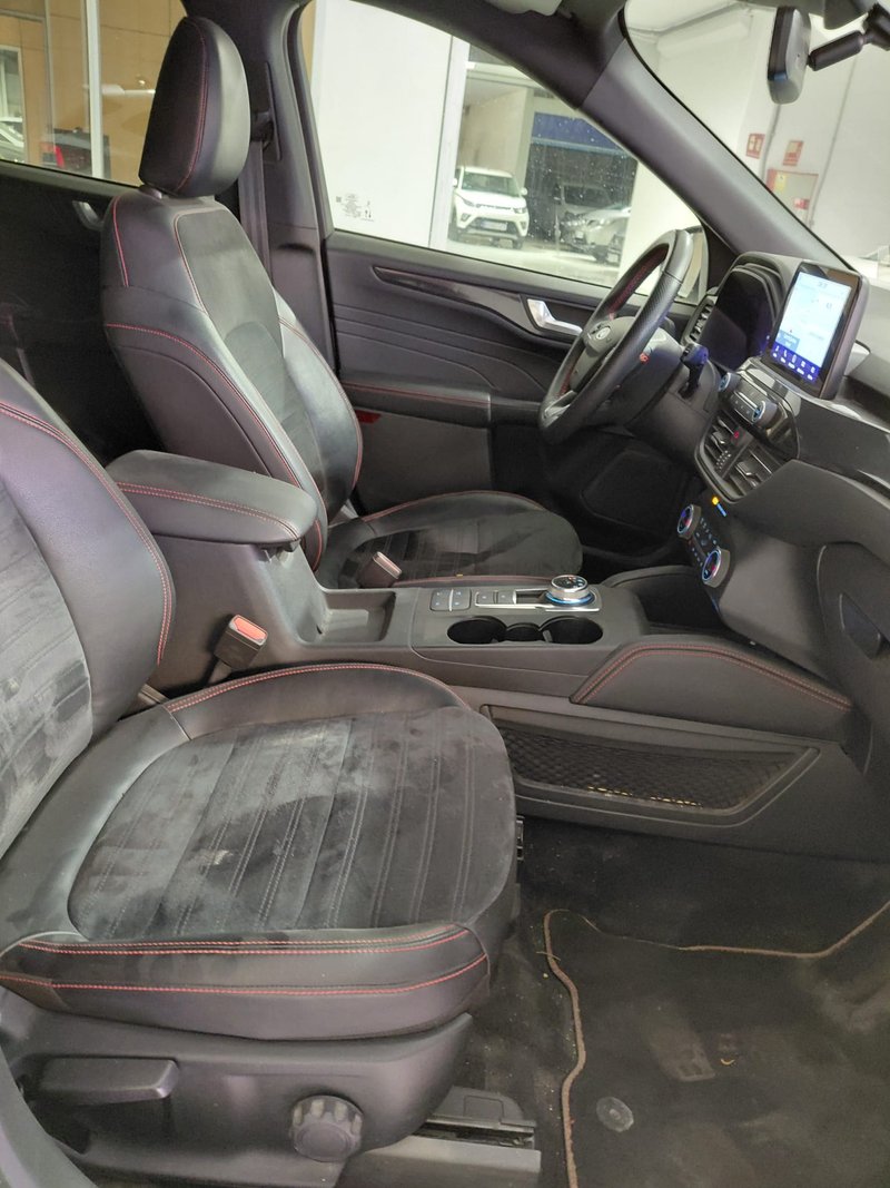 Ford Kuga 2022, foto 13