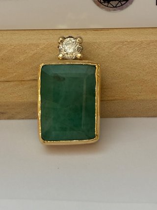 Colgante Oro 18k Esmeralda y Diamante GLC