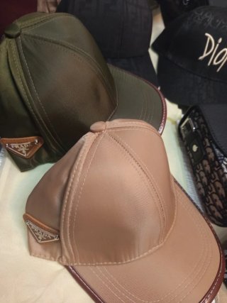 Gorras Prada Beige y Verde