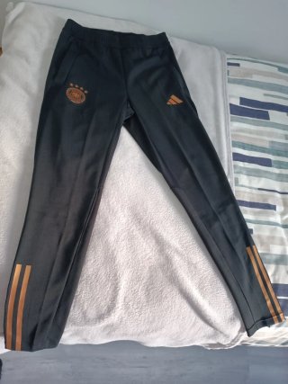 Pantalón Adidas Alemania. Talla S. Nuevo!