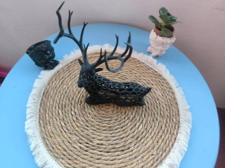 Figura Decorativa de Ciervo Negro