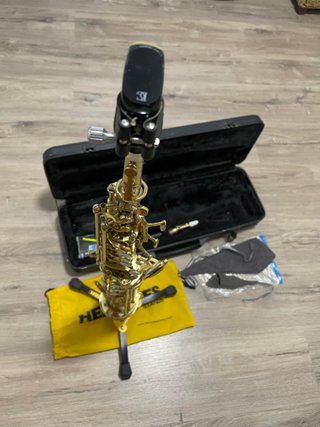 Saxofón Soprano Knight con Accesorios