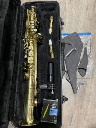 Saxofón Soprano Knight con Accesorios