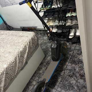 Patinete eléctrico con batería