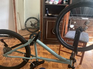 Bicicleta de montaña tine lo de cambio roto