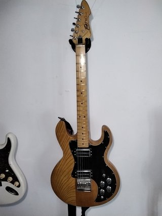 Guitarra Eléctrica Peavey T-60.