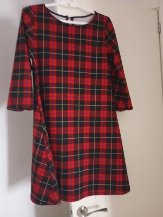 Vestido de cuadros rojo y negro