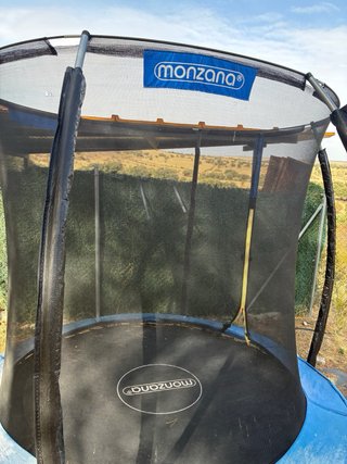 Cama elástica Monzana con red