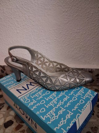 Zapatos de tacón OWN plateados