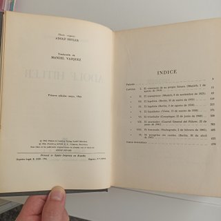 Adolf Hitler, libro de tapa dura.