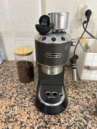 Cafetera Delonghi Dedica