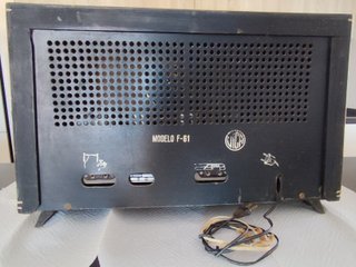 Radio Antigua Wica Modelo F-61
