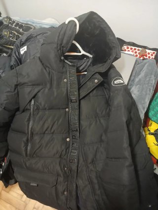 Chaqueta Acolchada Negra Supply & Demand