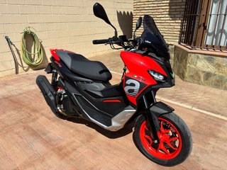 Aprilia SR GT 125 Sport