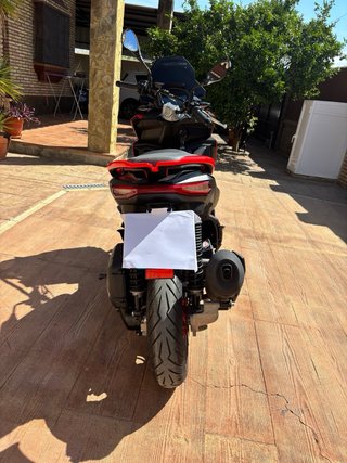 Aprilia SR GT 125 Sport