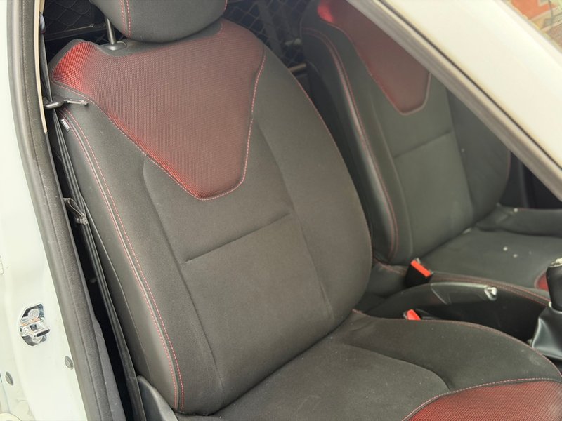 Renault Clio 2016, foto 16