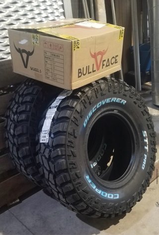 Llantas desplazadas con neumático 4x4. Kia sorento