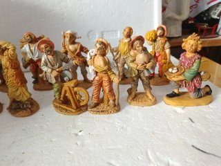 Pastori presepe cm 9/10 euro 4 cadauno