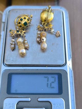 Pendiente Siglo XVIII en Oro y Esmeralda