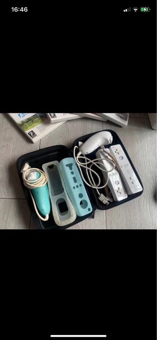 Nintendo Wii + Wii Fit + 2 mandos + juegos