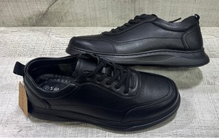 Zapatos de caballero negros