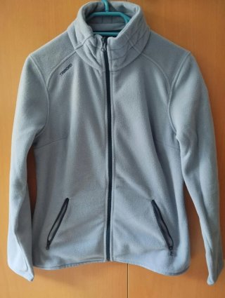 Chaqueta polar Tribord marca Decathlon, tono azul