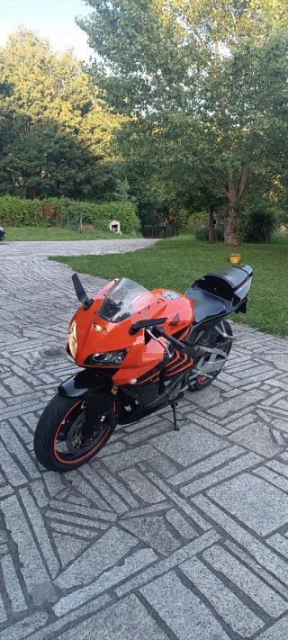Honda CBR 600 RR Sportbike