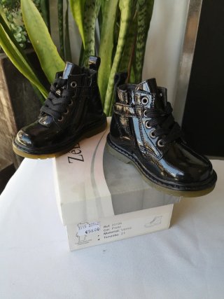 Botas Criança Preto Verniz Tam. 21