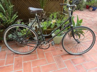 Bicicleta Urbana Everest. Con sillín de piel.