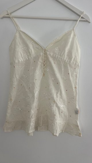Camisa de tirantes blanca con bordados