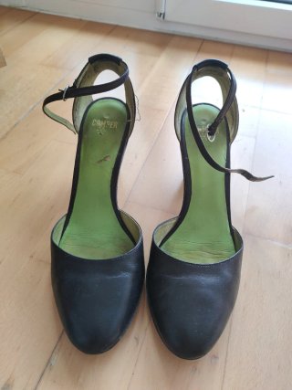 Zapatos de tacón negros Camper