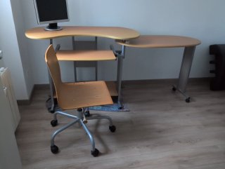 Mesa escritorio para ordenador  y silla madera