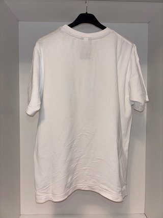 Camiseta Nike blanca con logo Swoosh