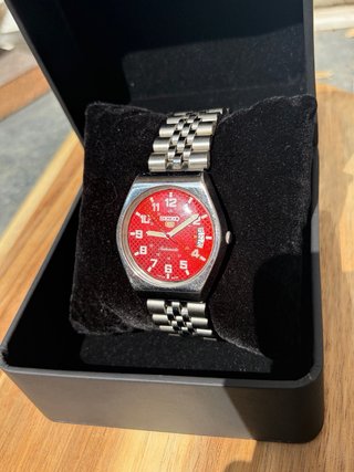 Reloj Seiko 5 Vintage Rojo original