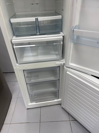 Nevera bosch 1.85m x. Garantia e envio