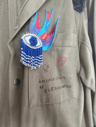 Parka Desigual Beige y Negra Bordada oversize