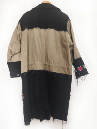 Parka Desigual Beige y Negra Bordada oversize