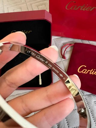 Pulsera Estilo Love Cartier de Acero Inoxidable