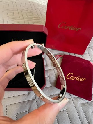 Pulsera Estilo Love Cartier de Acero Inoxidable