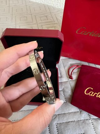 Pulsera Estilo Love Cartier de Acero Inoxidable