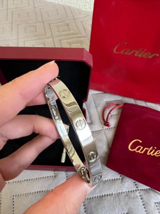 Pulsera Estilo Love Cartier de Acero Inoxidable