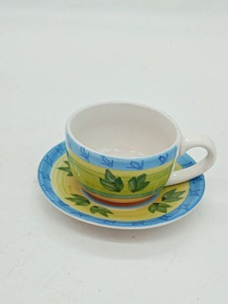 Tazzina in ceramica con piattino